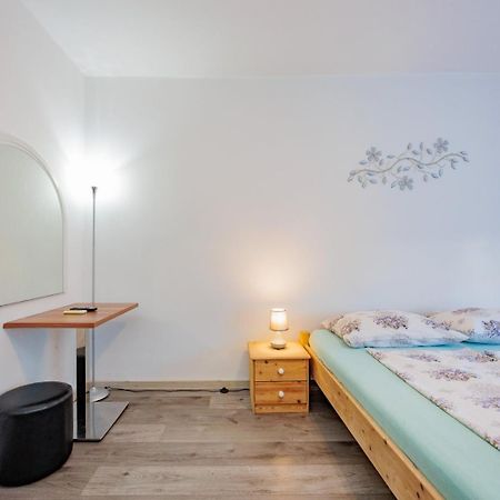 Crowonder Lucky Holiday House With Pool And Patio 30 Meters From The Beach Zadar Exterior foto