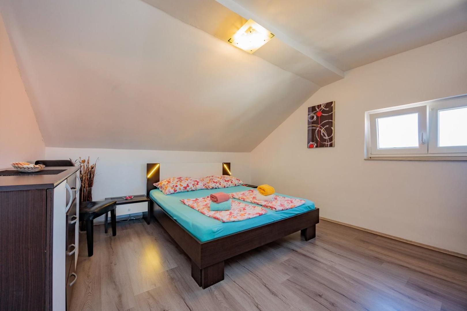 Crowonder Lucky Holiday House With Pool And Patio 30 Meters From The Beach Zadar Exterior foto