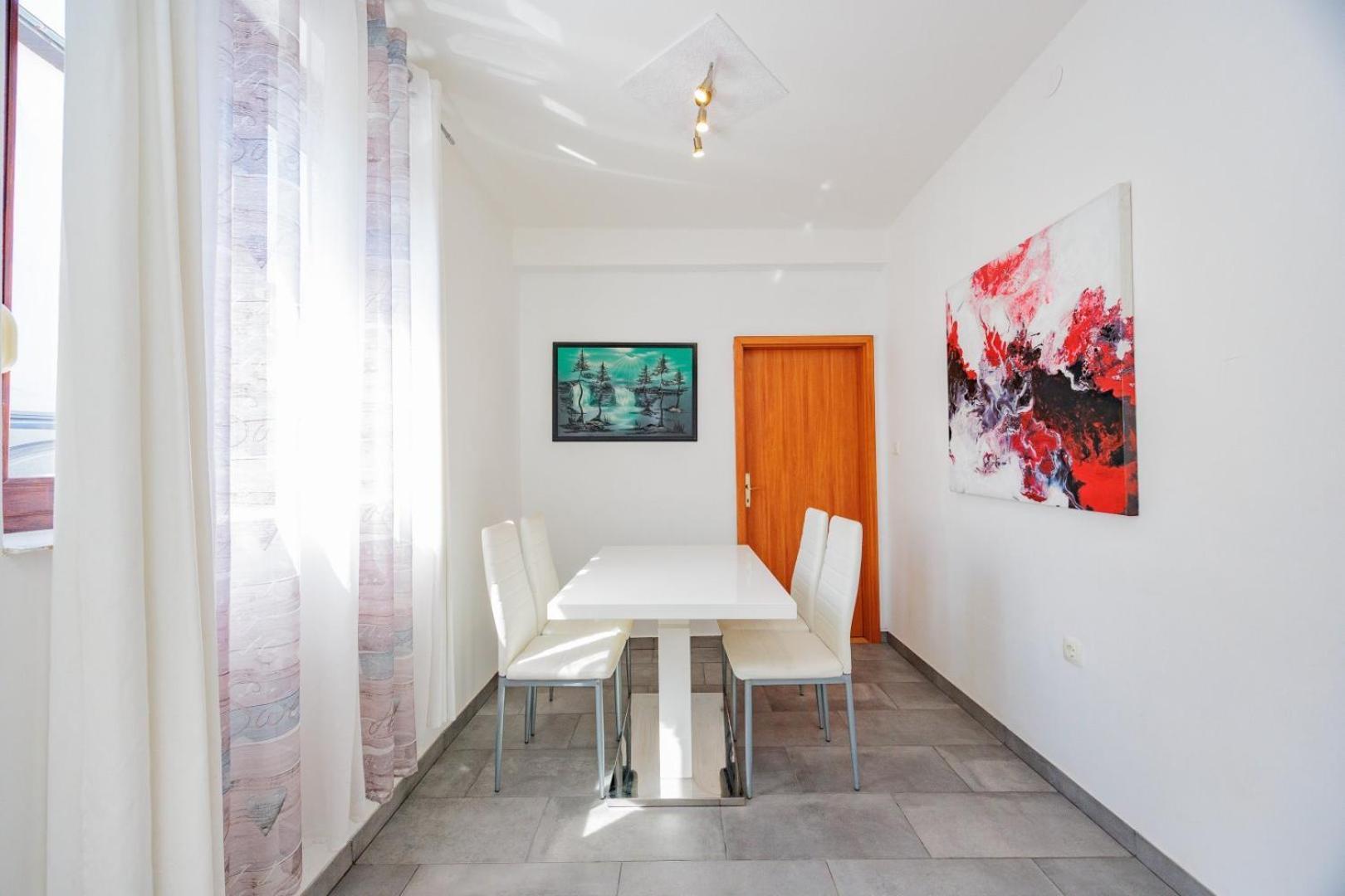 Crowonder Lucky Holiday House With Pool And Patio 30 Meters From The Beach Zadar Exterior foto